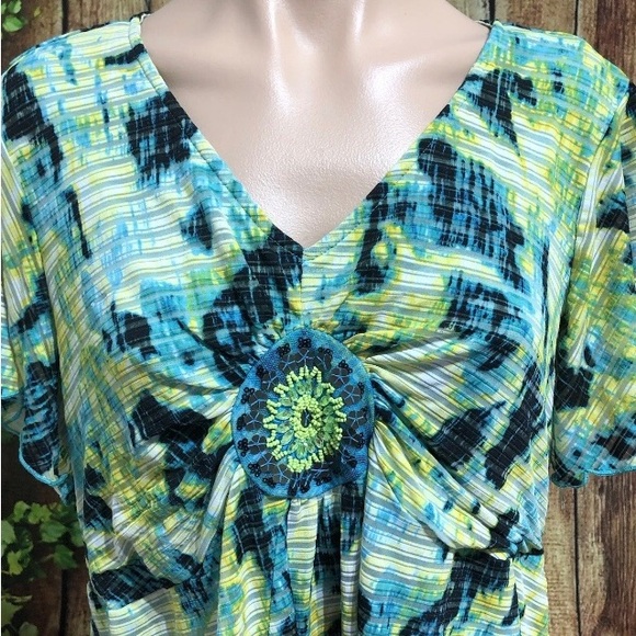 🚨(Must Bundle 3) New Directions Embellished Top Size 1X Multicolor - Picture 2 of 4